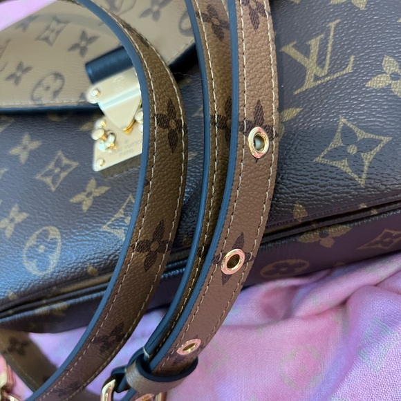 Like NEW POCHETTE METIS LOUIS VUITTON MONOGRAM CANVAS REVERSE SHOULDER Purse - Picture 2 of 12